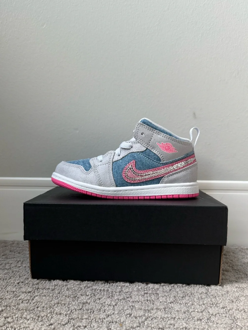 Kids Mid-Top Sneakers in Light Gray, Denim & Pink